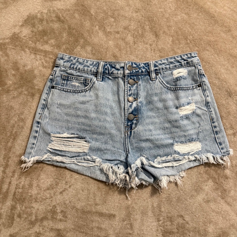 Altar'd State Womens Distressed Denim Shorts Light Wash Button Fly Size 30